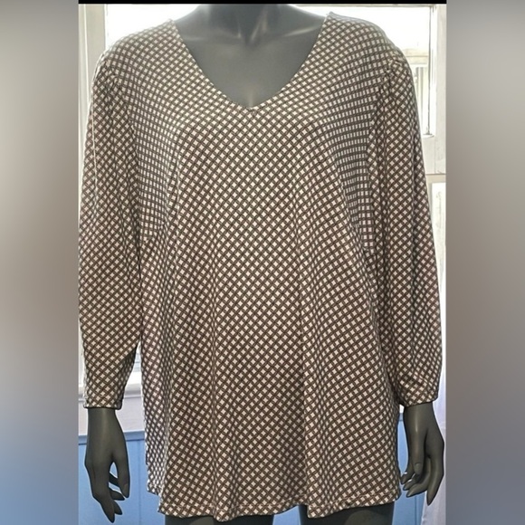 NWT Adrianna Papell 1X Black and White Blouse Plus Size - Picture 1 of 4